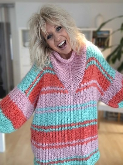 Namasti - Strickanleitung für Pullover mit V-Rollkragen
