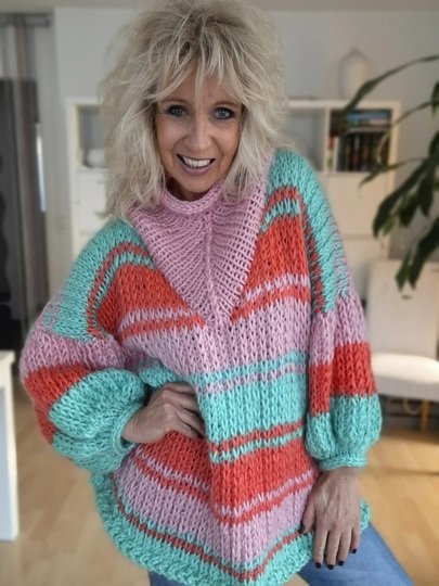 Namasti - Strickanleitung für Pullover mit V-Rollkragen