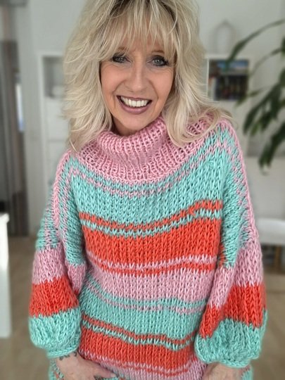Namasti - Strickanleitung für Pullover mit V-Rollkragen