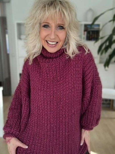 Namasti - Strickanleitung für Pullover mit V-Rollkragen