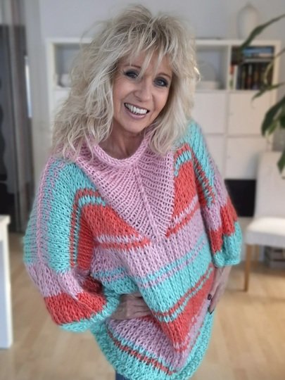 Namasti - Strickanleitung für Pullover mit V-Rollkragen