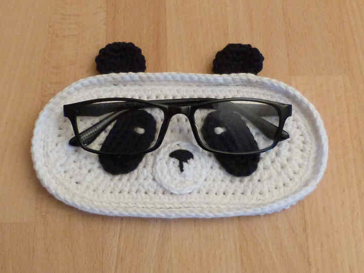 Häkelanleitung Brillenablage Lama, Panda und Eule, Brillenschale