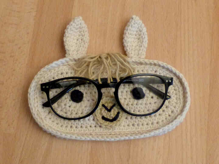 Häkelanleitung Brillenablage Lama, Panda und Eule, Brillenschale
