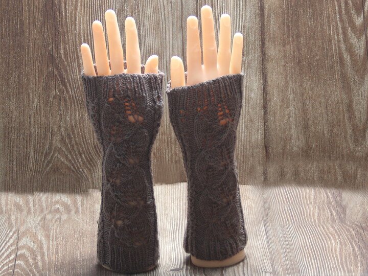 Leaf pattern arm warmers No. 013