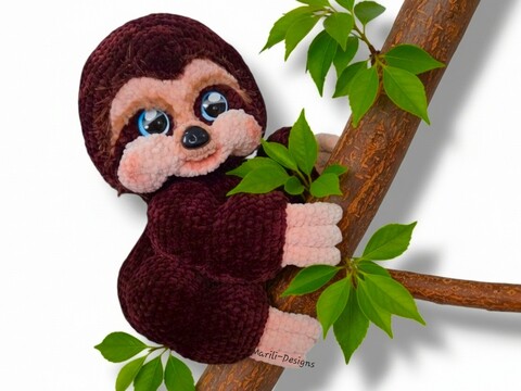 Crochet pattern for Fely the sloth
