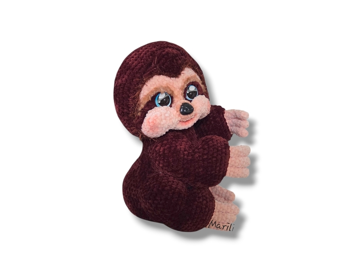 Crochet pattern for Fely the sloth