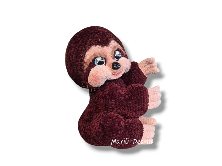 Crochet pattern for Fely the sloth