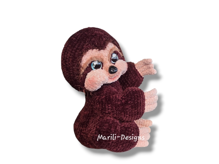 Crochet pattern for Fely the sloth