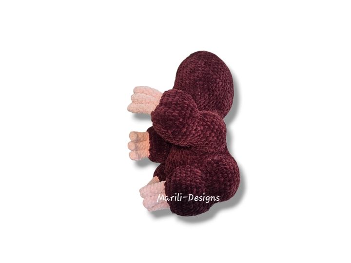 Crochet pattern for Fely the sloth