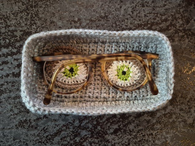 Witzige Brillen-Ablageschale mit Augen