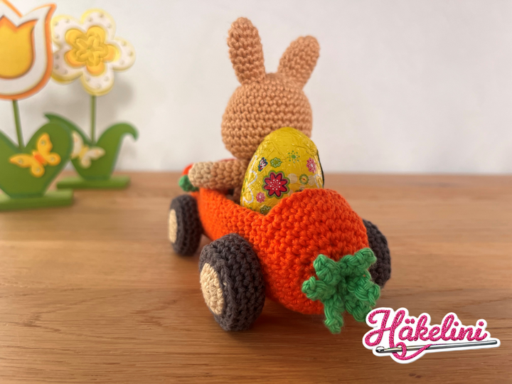 Hase im Karottenflitzer