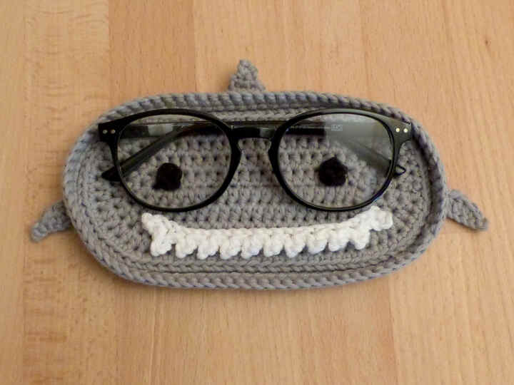 Häkelanleitung Brillenablage Wal, Hai und Qualle, Brillenschale