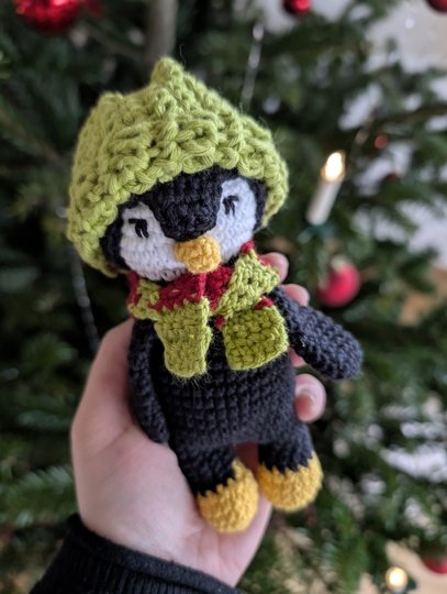 Anleitung Pinguin: süßer Winterfreund mit abnehmbarem Set (Mütze und Schal)