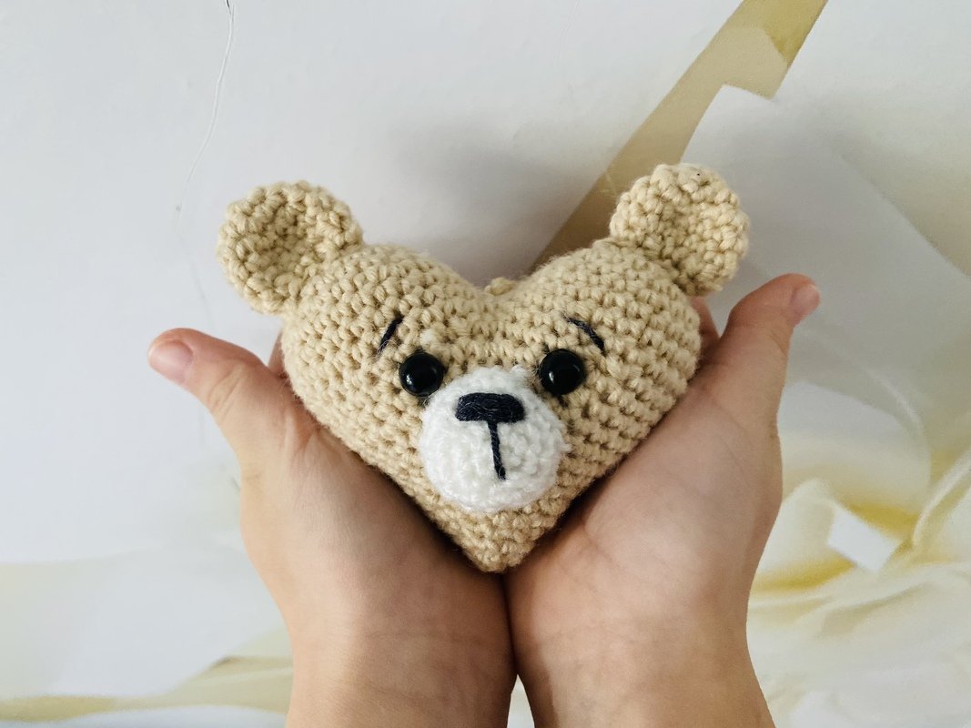 Teddy Bear Heart Crochet Pattern