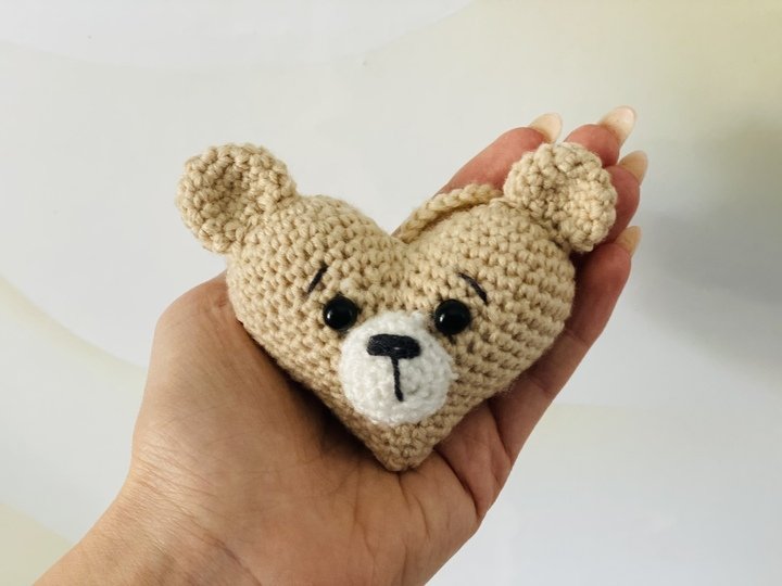 Teddybär-Herz (Häkelanleitung)