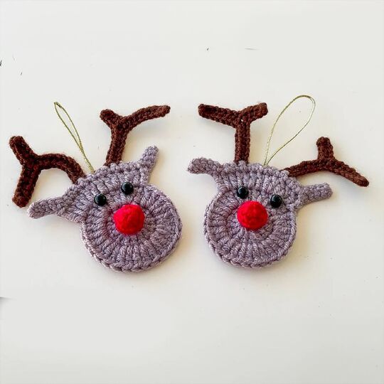 Decorative Reindeer Design – Minimal Hanging Motif