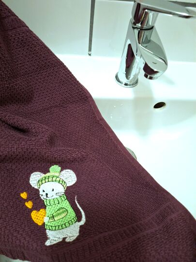 Stickdatei doodle Wintermaus mit Vollstickdatei mit Herzen