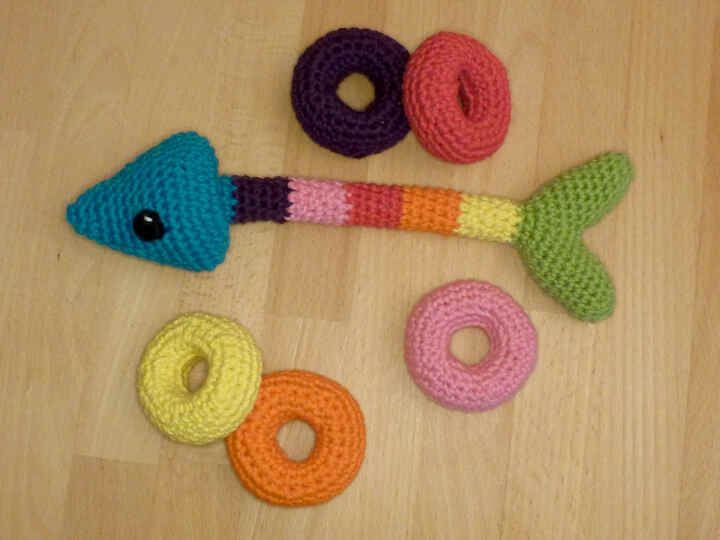 Häkelanleitung Steckspiel Fisch, Motorikspielzeug für Kleinkinder