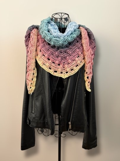 Crochet Pattern Flat Triangular Scarf "Diopatra"