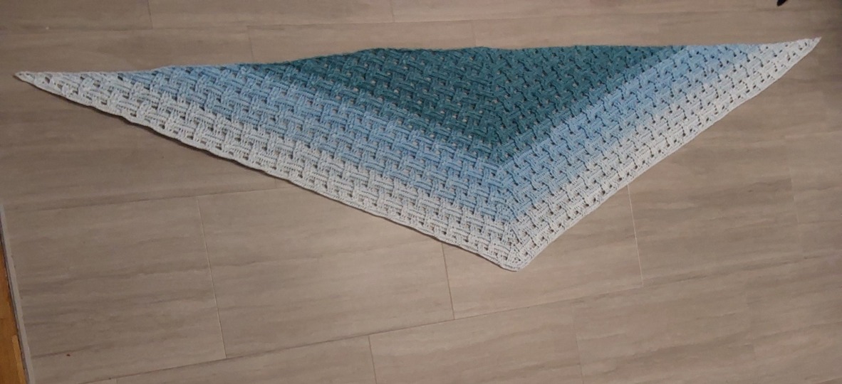 Crochet Pattern Flat Triangular Scarf "Diopatra"
