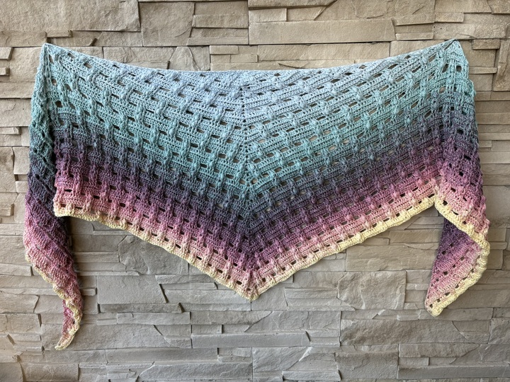 Crochet Pattern Flat Triangular Scarf "Diopatra"