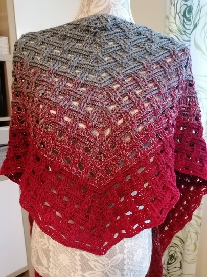 Crochet Pattern Flat Triangular Scarf "Diopatra"