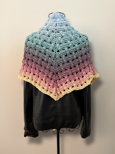 Crochet Pattern Flat Triangular Scarf "Diopatra"