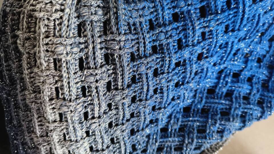 Crochet Pattern Flat Triangular Scarf "Diopatra"