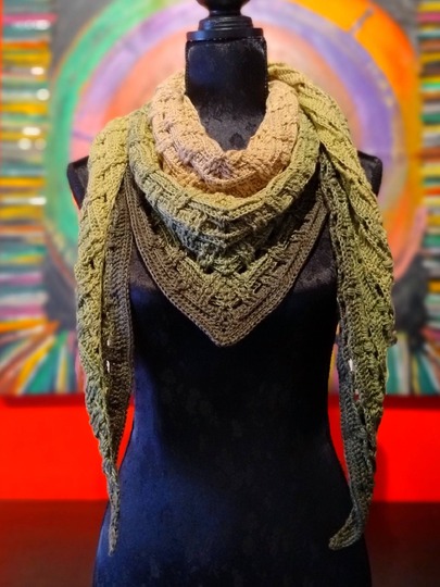 Crochet Pattern Flat Triangular Scarf "Diopatra"