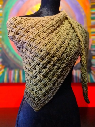 Crochet Pattern Flat Triangular Scarf "Diopatra"