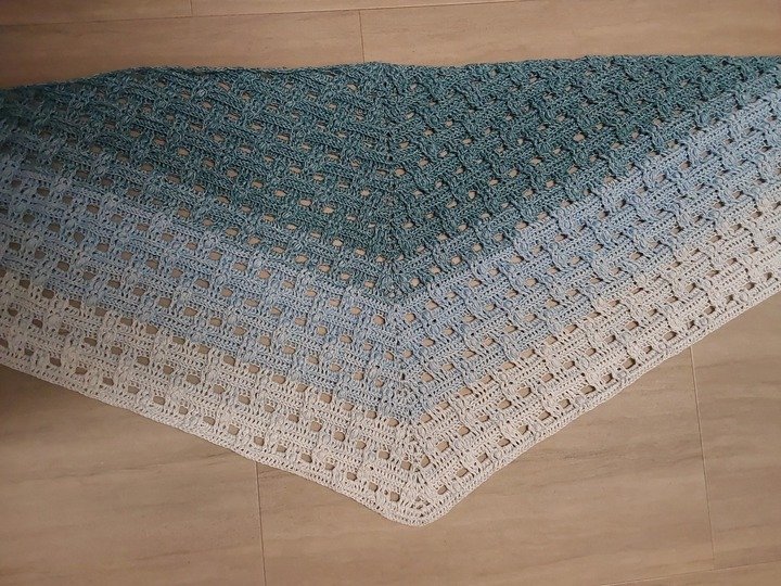 Crochet Pattern Flat Triangular Scarf "Diopatra"