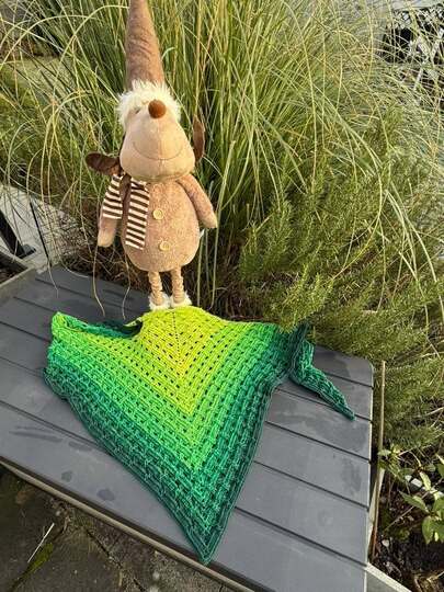 Crochet Pattern Triangular Scarf "Diomede"