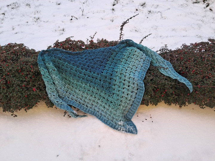 Crochet Pattern Triangular Scarf "Diomede"