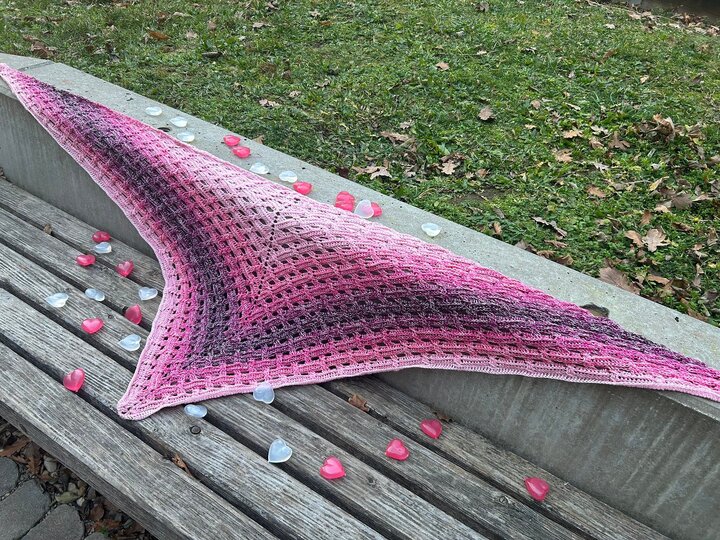 Crochet Pattern Triangular Scarf "Diomede"