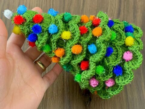 Pom Pom Christmas Tree Crochet Pattern (PDF)