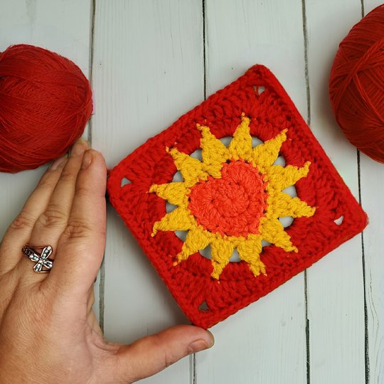 Sunny Heart Granny Square - Valentine Crochet Pattern