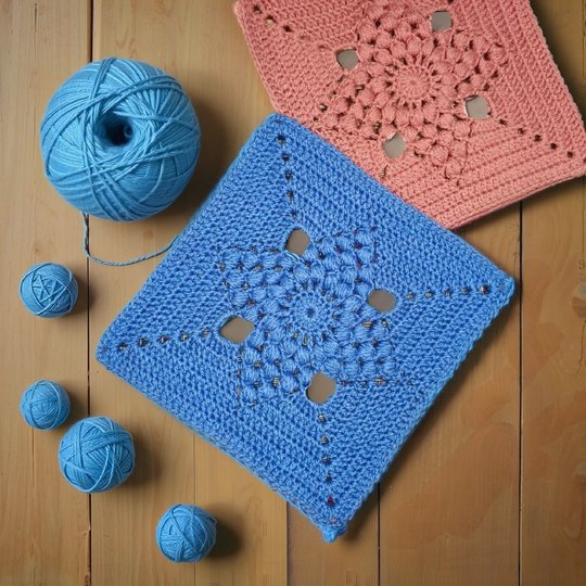 Star Granny Square Crochet Pattern with Puff Stitch and Openwork Design