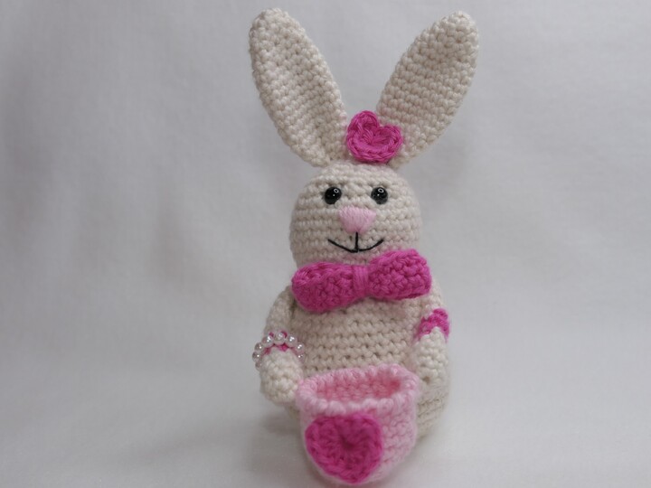 Häschen Valentina - Häkelanleitung für den Valentinstag und die Osterzeit