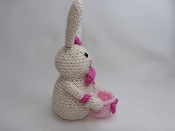 Häschen Valentina - Häkelanleitung für den Valentinstag und die Osterzeit