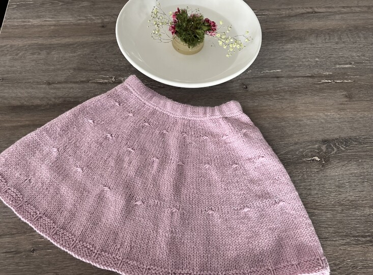 Winterrock für Mädchen – Strickanleitung Gr. 2–8 Jahre