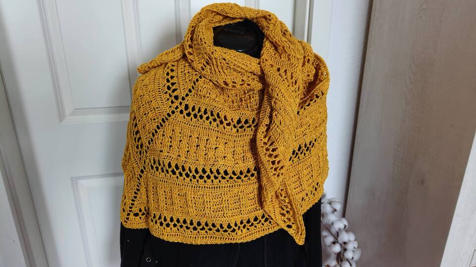 Crochet Pattern Pentagonal Scarf „Koria“