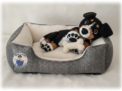 Einen knuddeligen Hund häkeln.