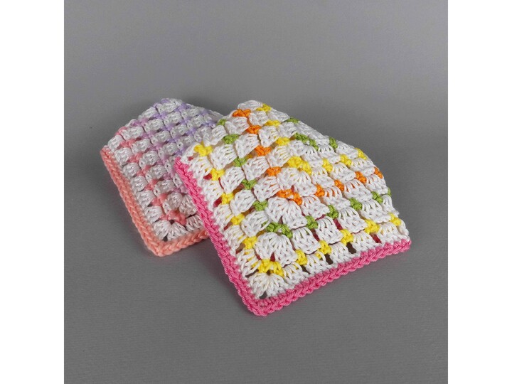 Crochet daffodils in a pot spring decor pattern