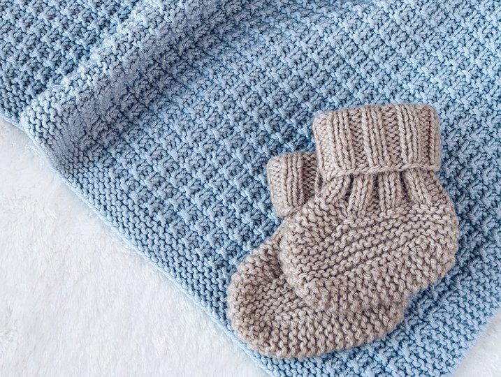 Seersucker Baby Blanket Knitting Pattern by Woolture