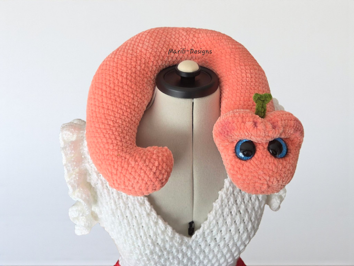 Crochet pattern for snake neck pillow