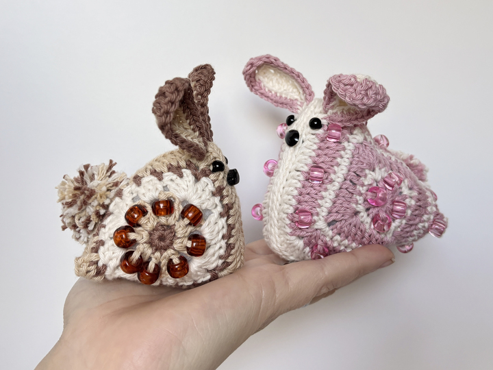 Granny Square Osterhase m. Perlen, Amigurumi Hase, Osterdeko Häschen häkeln