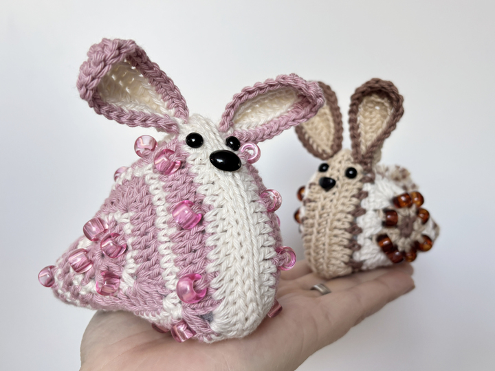 Granny Square Osterhase m. Perlen, Amigurumi Hase, Osterdeko Häschen häkeln