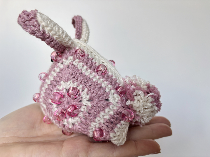 Granny Square Osterhase m. Perlen, Amigurumi Hase, Osterdeko Häschen häkeln