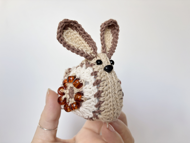 Granny Square Osterhase m. Perlen, Amigurumi Hase, Osterdeko Häschen häkeln