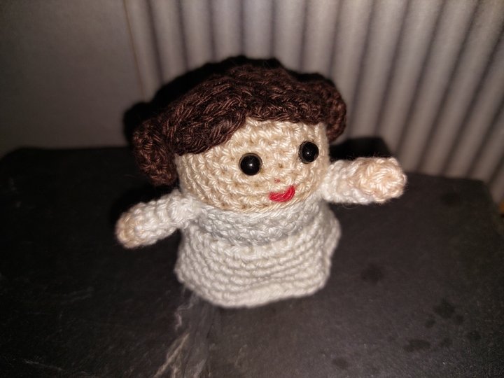 Anleitung zum häkeln einer Prinzessin um ein Ü-Ei.